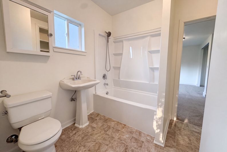 Photo 14 of 17 of 7507 Lower Ridge Rd, Everett, WA