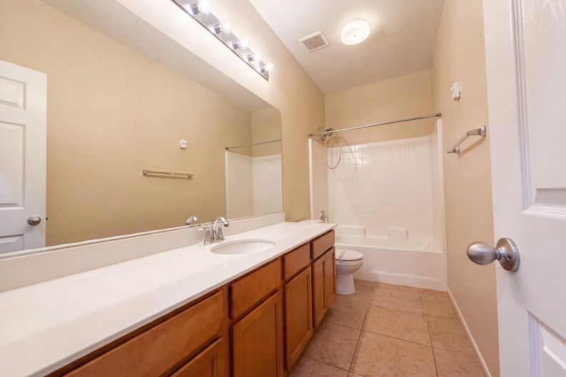 Photo 14 of 33 of 12783 Brandon St, Victorville, CA