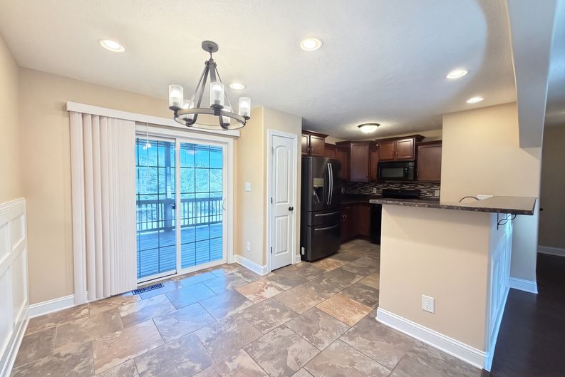 Photo 6 of 28 of 3208 Timberdale Dr, Clarksville, TN