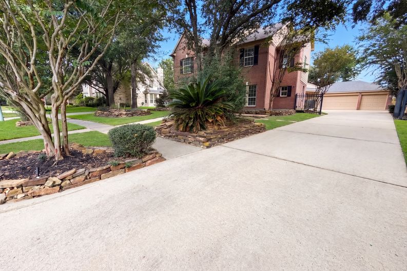 Photo 17 of 21 of 25722 Lake Springs Way, Spring, TX