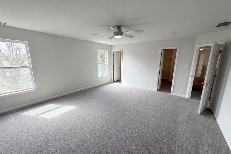 Photo 4 of 31 of 7910 Arvada Pl, Indianapolis, IN