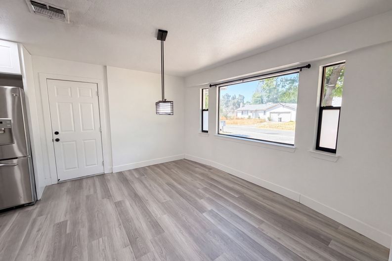 Photo 7 of 26 of 8266 Streng Ave, Citrus Heights, CA