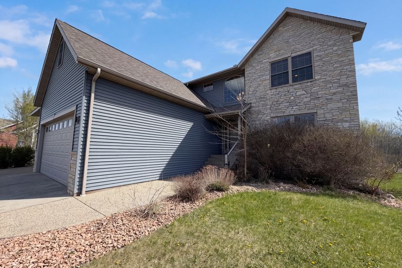 Photo 26 of 34 of 3072 Nottingham Rd S, St. Cloud, MN