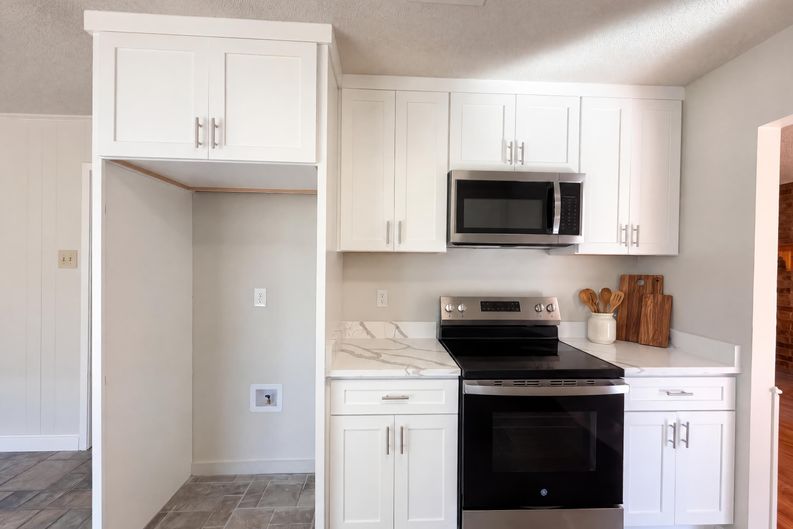 Photo 10 of 28 of 15830 Hilltop Dr, Kemp, TX