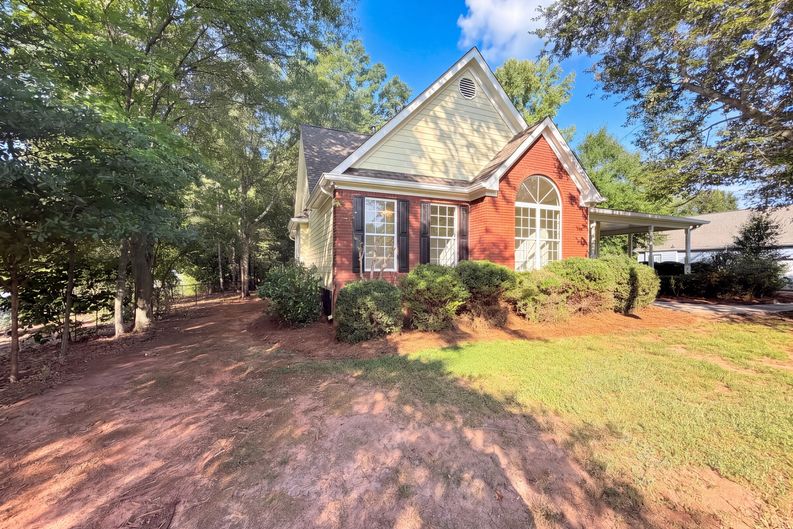 Photo 19 of 24 of 2050 Windfield Dr, Monroe, GA