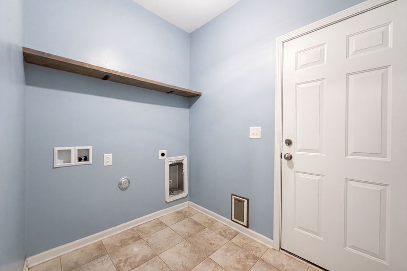 Photo 16 of 26 of 6621 Blalock Forest Dr, Willow Spring, NC