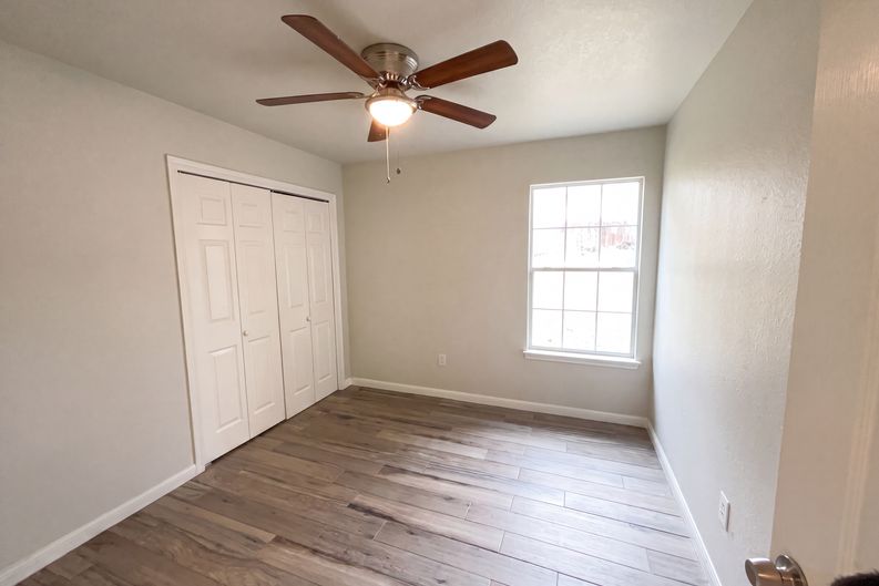 Photo 11 of 22 of 130 Log Cabin Way, Poteet, TX