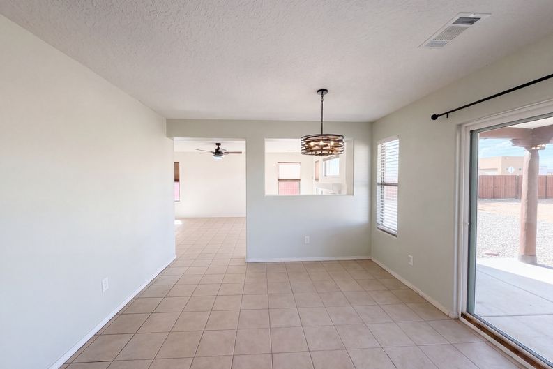 Photo 6 of 31 of 4701 26th Ave NE, Rio Rancho, NM