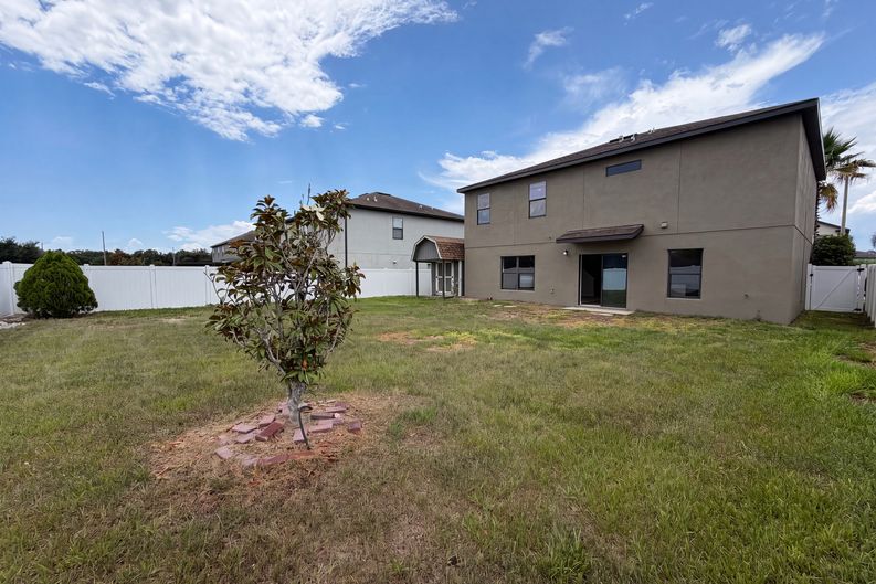 Photo 26 of 29 of 14207 Alistar Manor Dr, Wimauma, FL