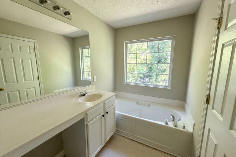 Photo 10 of 17 of 43 Edgebrook Cir, Durham, NC