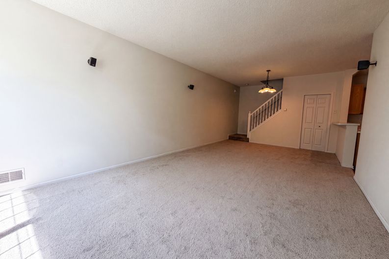 Photo 5 of 21 of 5221 Robin Ln, Farmington, MN