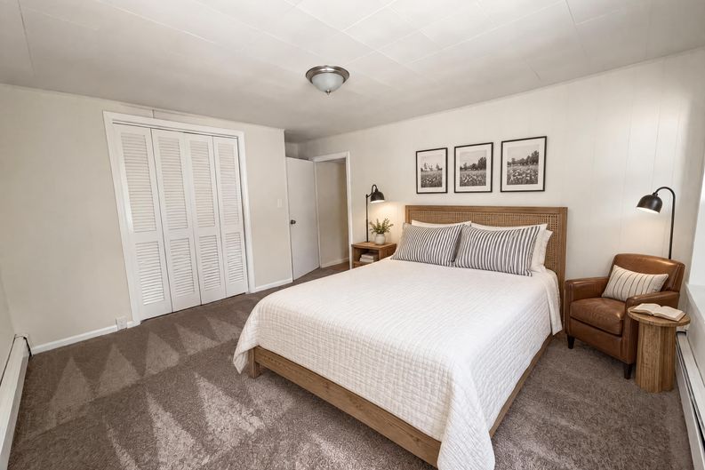 Photo 10 of 22 of 361 Tremont St, Taunton, MA