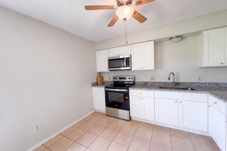 Photo 8 of 24 of 1262 Padgett Cir, Lady Lake, FL