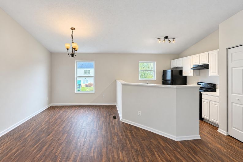 Photo 8 of 30 of 3308 Kady Ln, Columbus, OH