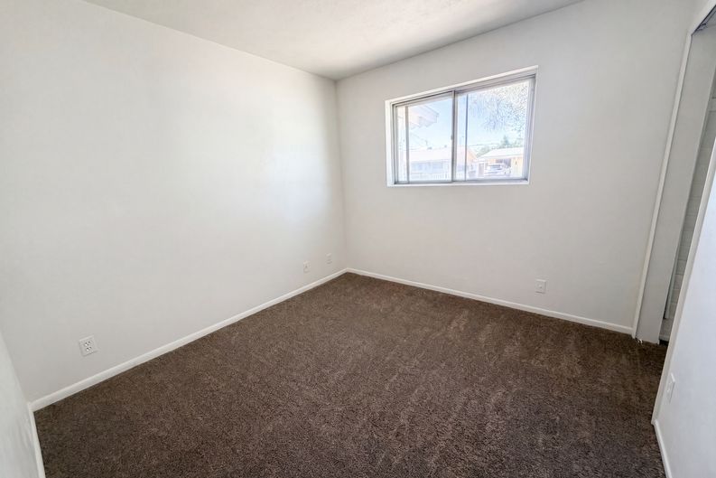 Photo 4 of 26 of 1457 W 7th Ave, Mesa, AZ