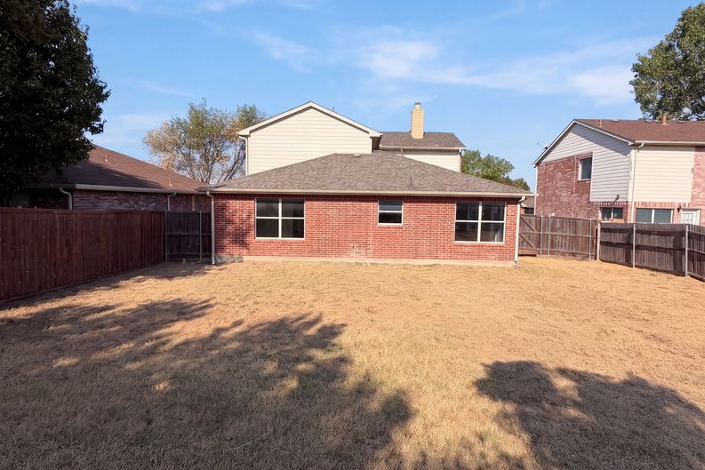 Photo 5 of 24 of 441 Longshore Dr, Little Elm, TX