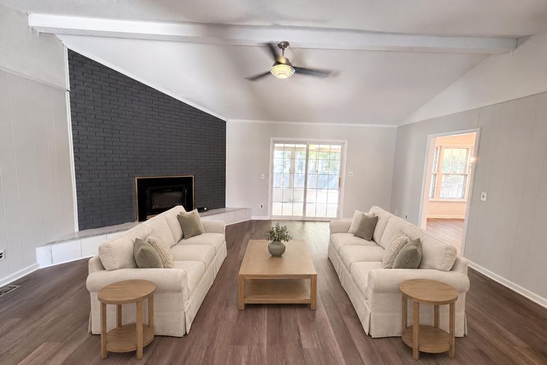 Photo 3 of 24 of 148 Whitwood Cir, Columbia, SC