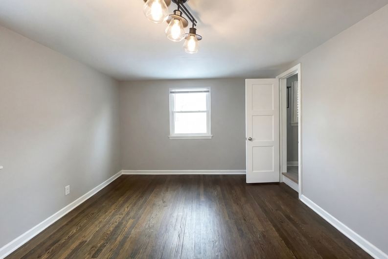 Photo 10 of 17 of 715 E 72nd Ter, Kansas City, MO