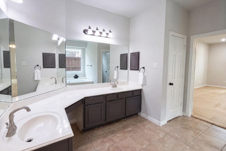 Photo 15 of 24 of 4536 Risinghill Dr, Plano, TX