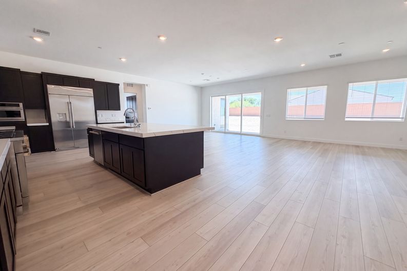 Photo 8 of 32 of 8289 Warbonnet Way, Las Vegas, NV