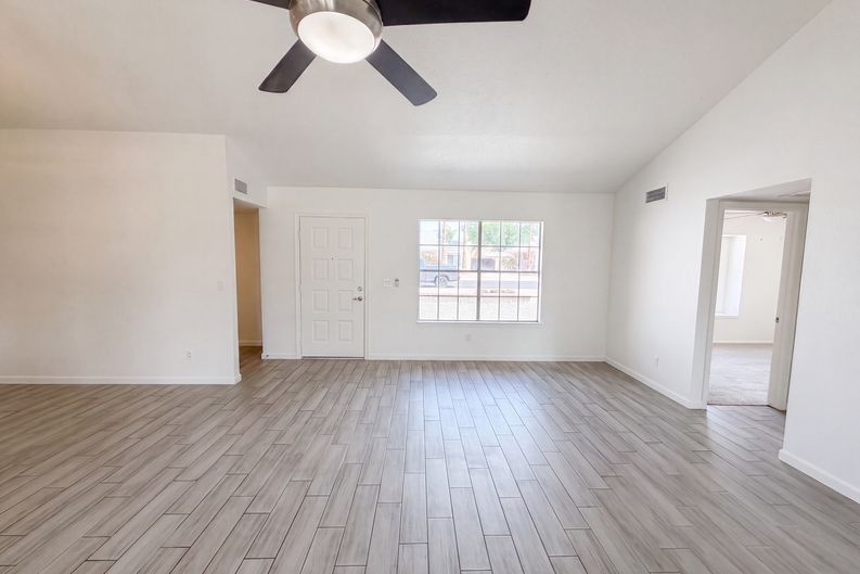 Photo 11 of 22 of 6915 W Cherry Hills Dr, Peoria, AZ