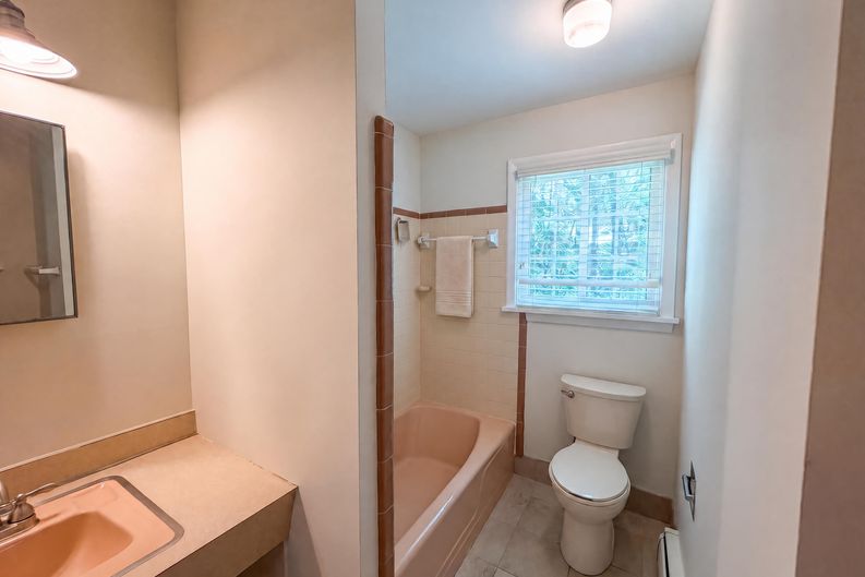 Photo 10 of 17 of 810 Beaver Dam Rd, Raleigh, NC