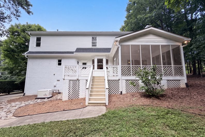 Photo 5 of 20 of 480 Robinson Rd, Mooresville, NC