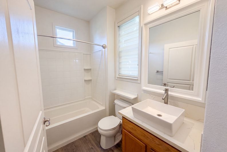 Photo 20 of 28 of 4920 Ocean Ln, Elk Grove, CA