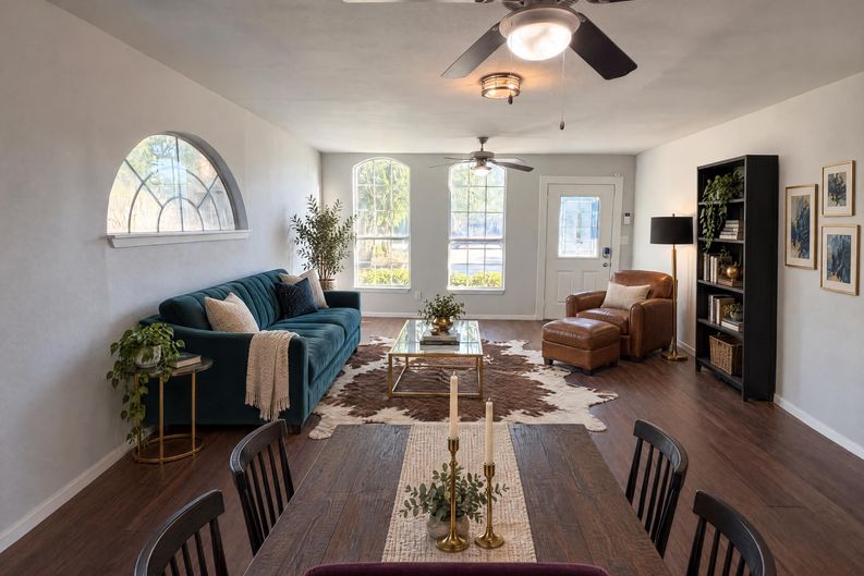 Photo 3 of 17 of 4526 S Horseshoe Trl, The Colony, TX