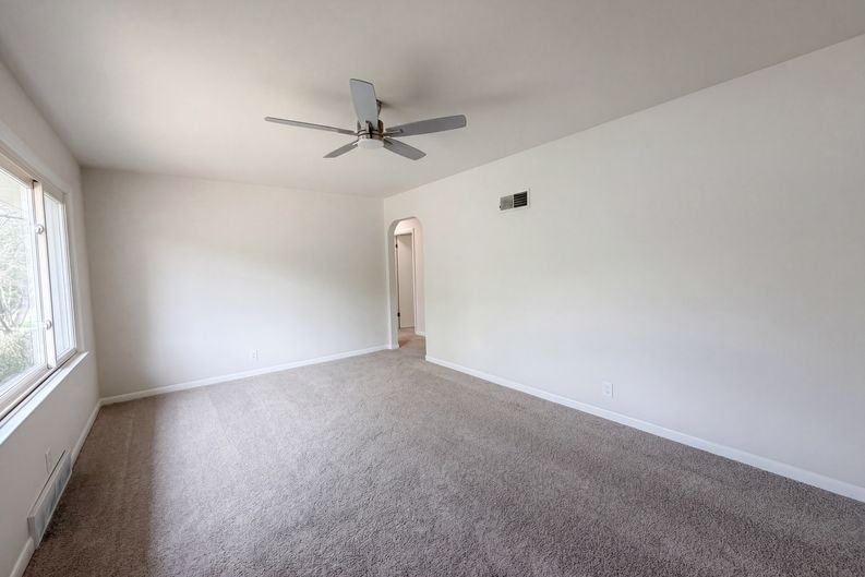 Photo 3 of 19 of 1116 Cunningham Ave, Saint Charles, MO
