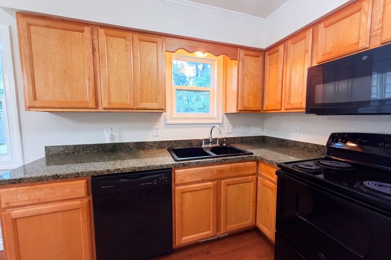 Photo 7 of 23 of 868 Wescott Sq, Eagan, MN