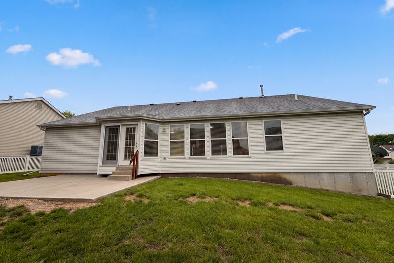 Photo 5 of 26 of 2212 Harborside Dr, DARDENNE PRAIRIE, MO