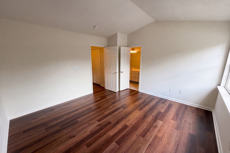 Photo 4 of 20 of 4165 Birch Leaf Ct, Charlotte, NC