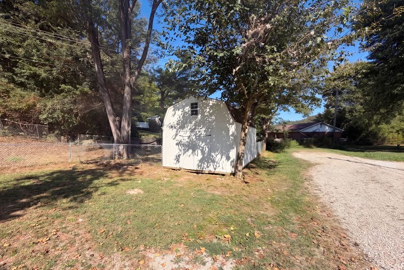 Photo 14 of 16 of 4659 Spring Glen Dr, House Springs, MO