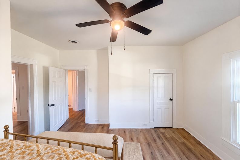 Photo 4 of 17 of 603 Cranbrook St, Greensboro, NC