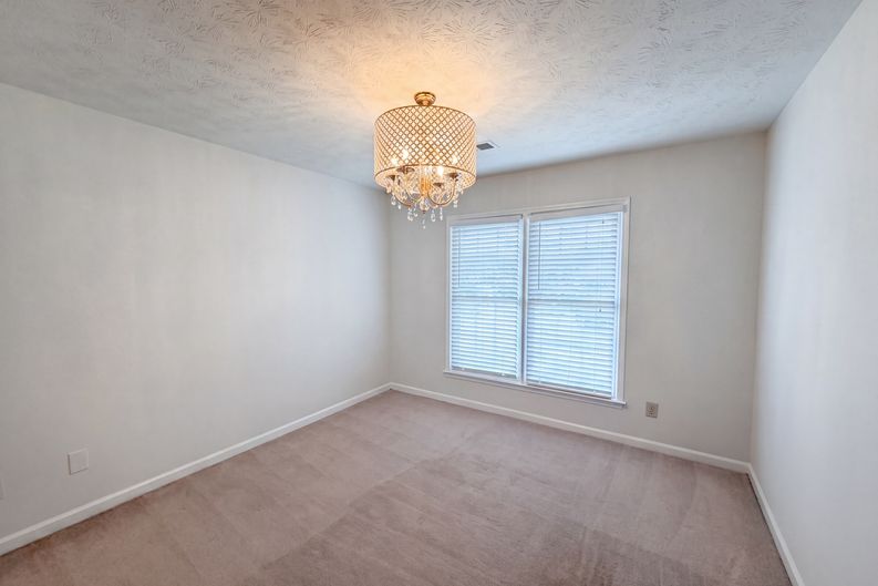 Photo 16 of 26 of 4342 Trotters Way Dr, Snellville, GA