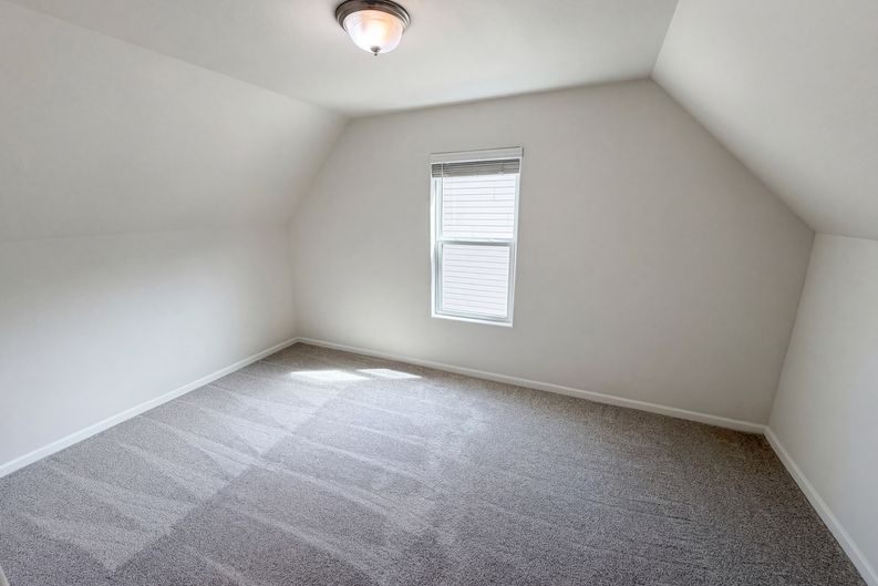 Photo 13 of 25 of 8321 Candlenut Ln, Charlotte, NC