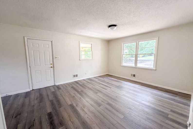 Photo 6 of 16 of 406 Lafayette Way, Camden, SC