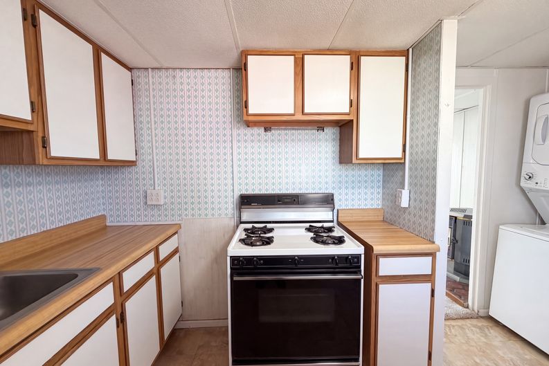 Photo 8 of 21 of 1758 39th St, Los Alamos, NM