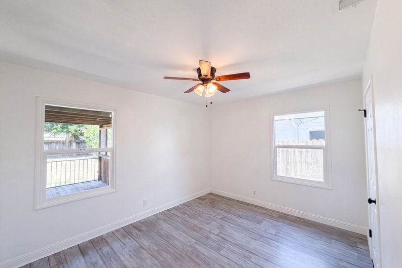 Photo 4 of 41 of 719 N Crescent Ave, Lodi, CA