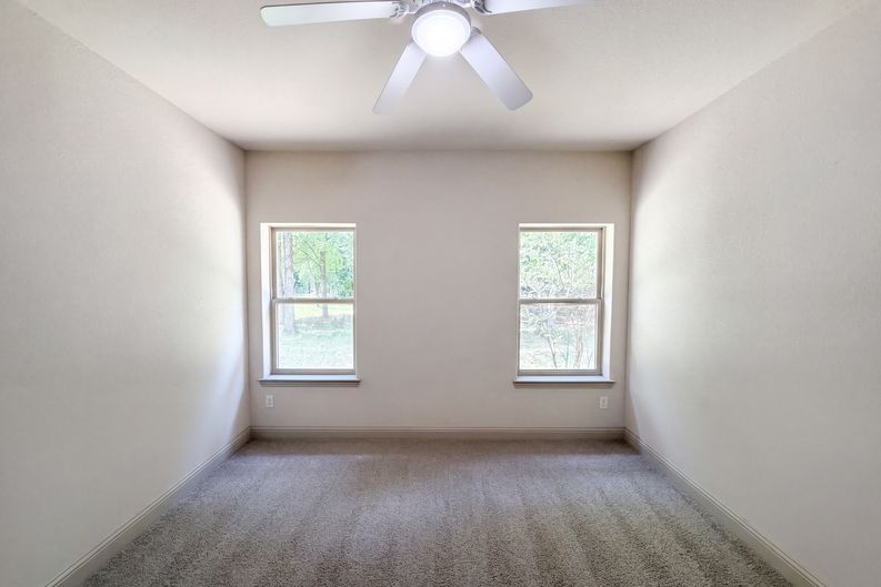 Photo 12 of 25 of 121 Rey Del Mar Cir, Weatherford, TX