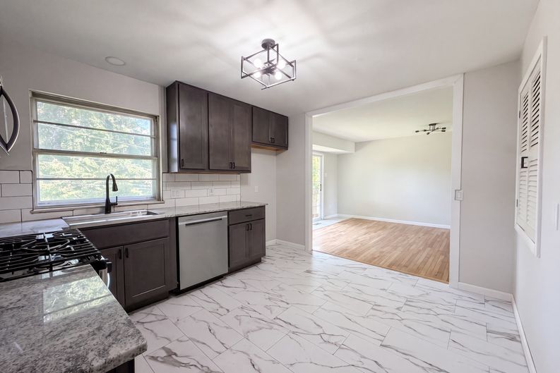 Photo 10 of 21 of 4358 Rhine Dr, Florissant, MO