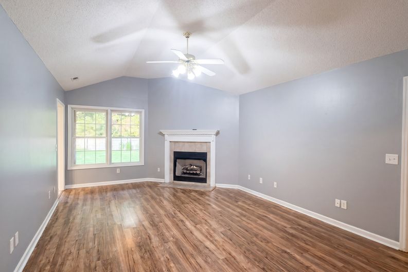 Photo 9 of 19 of 223 Williston Dr, Huntsville, AL