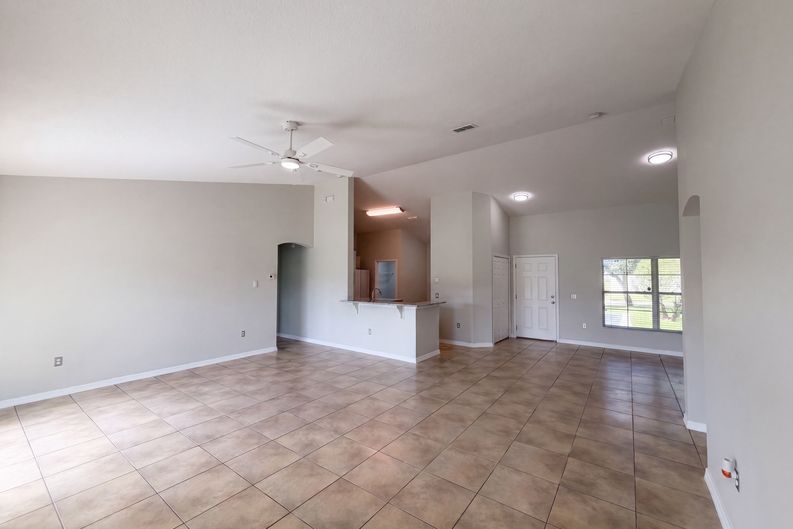 Photo 8 of 40 of 3508 Yacht Club Ct, Kissimmee, FL