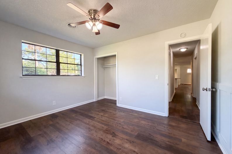 Photo 16 of 22 of 4040 Sierra Madre Dr S, Jacksonville, FL
