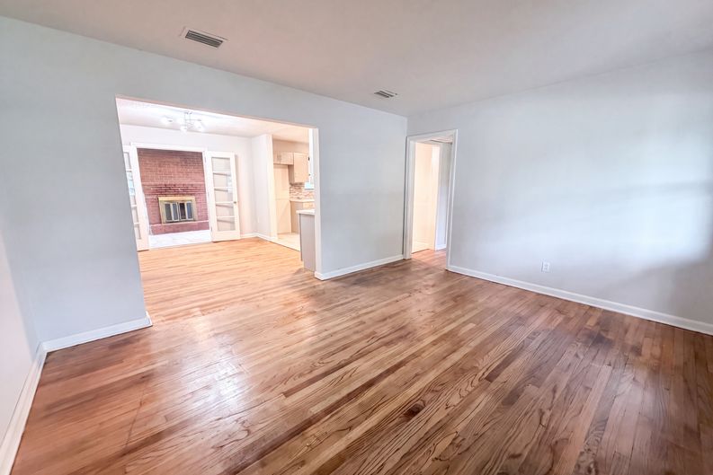 Photo 3 of 16 of 6309 Pine Cove Ln, Jacksonville, FL
