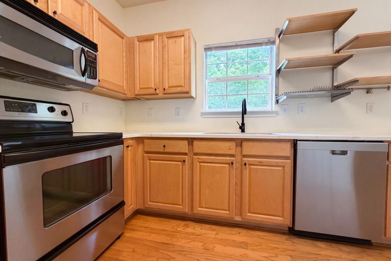 Photo 8 of 20 of 2350 Heritage Park Cir NW, Kennesaw, GA