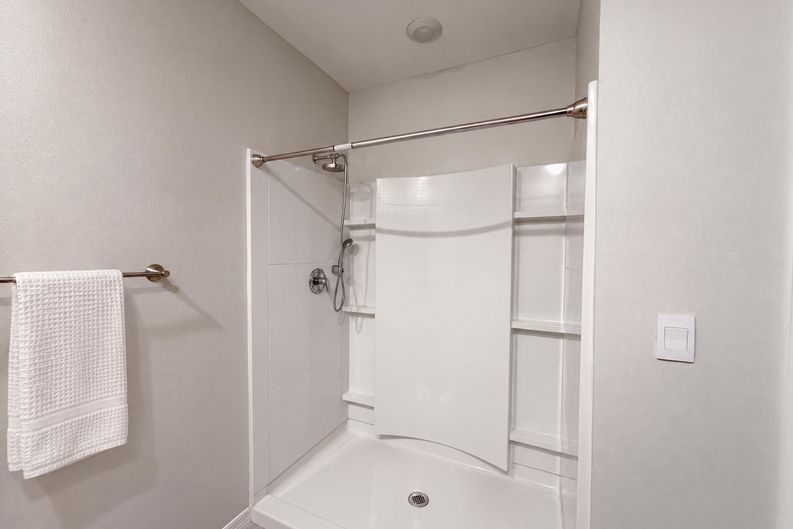 Photo 13 of 25 of 2112 Elio Ridge Dr, Zellwood, FL