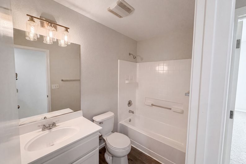 Photo 18 of 45 of 1570 Arcola Ave, Sacramento, CA
