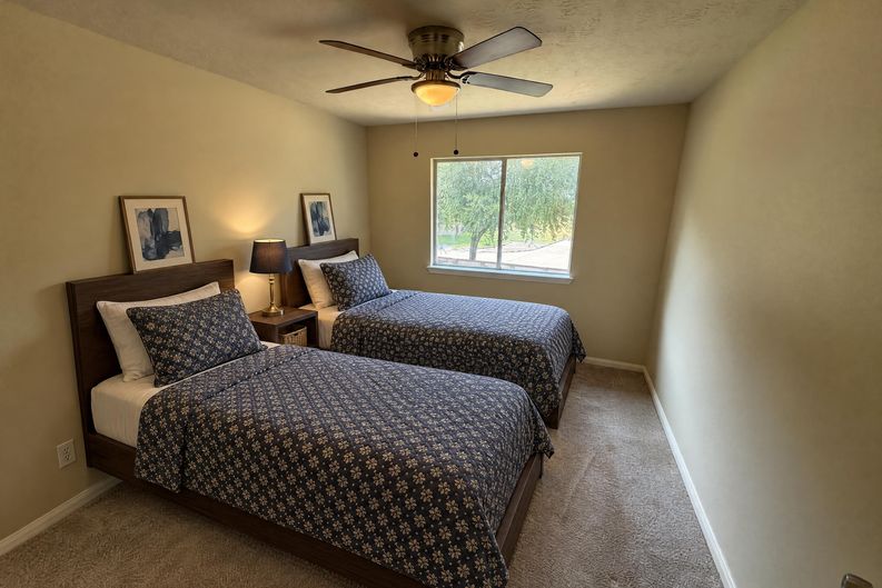Photo 15 of 28 of 10250 Rolleston Ln, Houston, TX